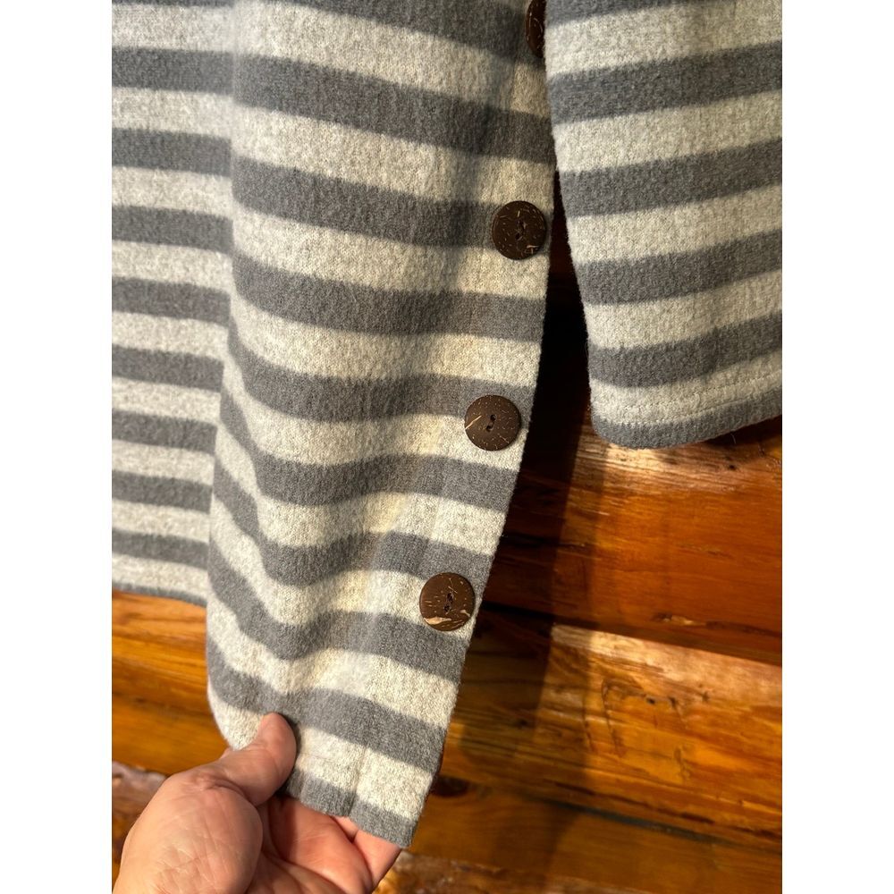 Simply Southern Grey Striped Drop Shoulder Pullover Size Small - Picture 3 of 7